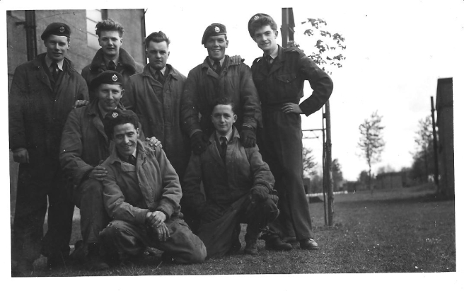 Some_groundcrew_152_Sqn_-_1954_RAF_Wattisham_2